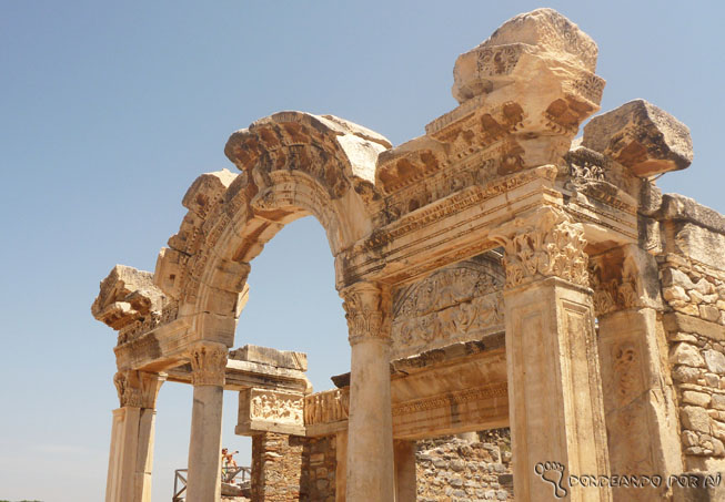 Ruínas de Éfeso: marcas de um tempo de glória